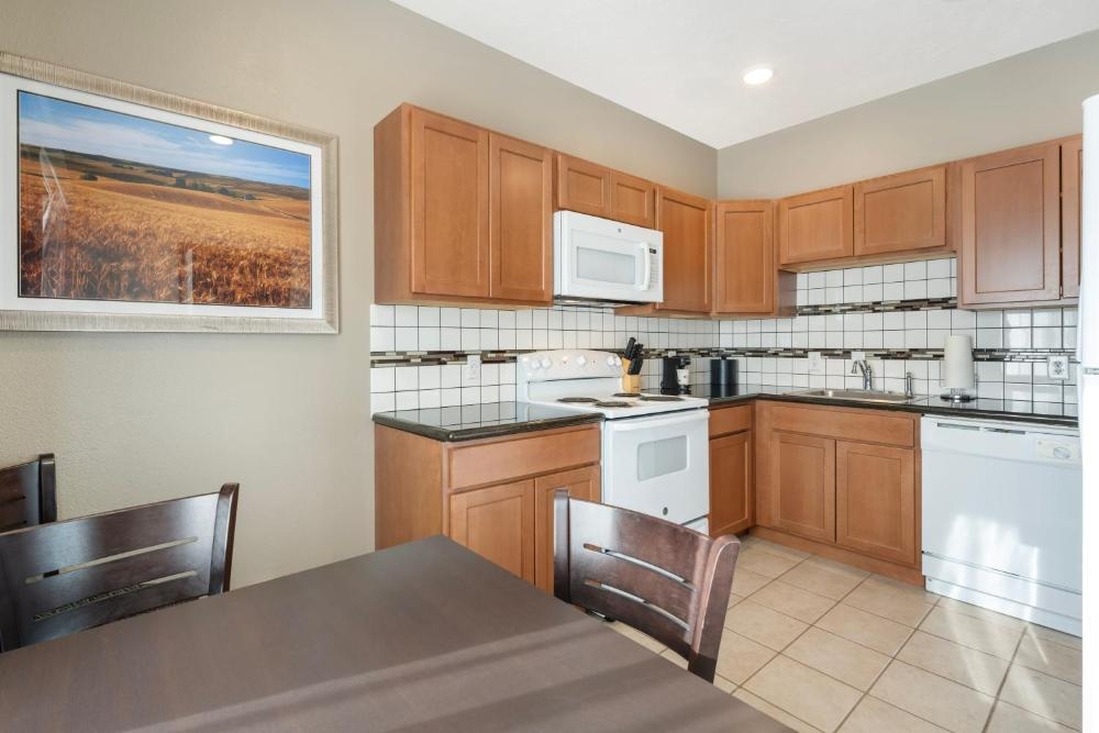 Best Western Wheatland Inn